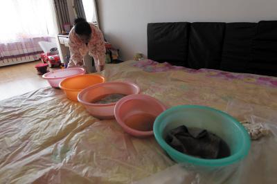和田楼上漏水，住户失联，小区没物管，业主维权难！律师来支招……